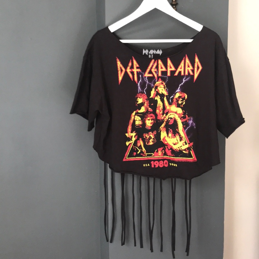 Brand NEW WO tags  Def Leopard fringed Tee